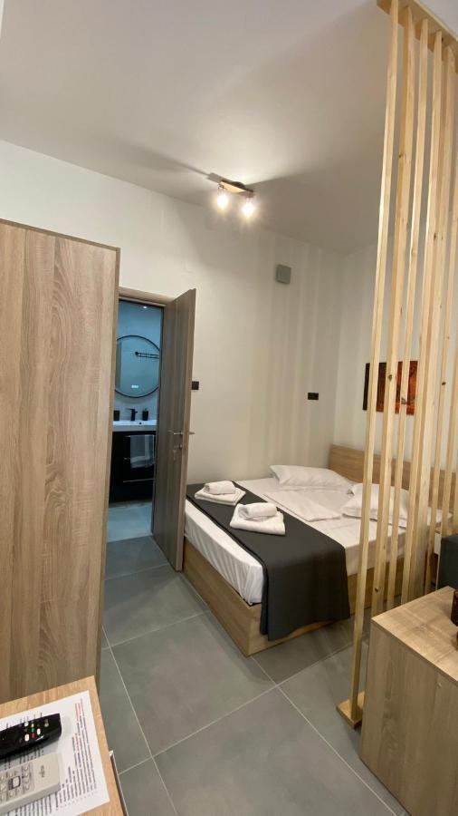 Giannis Studio Thessaloniki Buitenkant foto